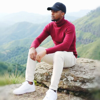 Kgomotso Dipholo