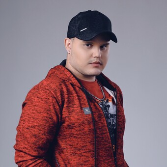 DJ Gustavo Esteves