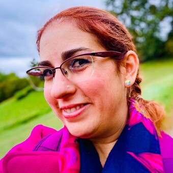 &Eacute;va Petr&oacute;