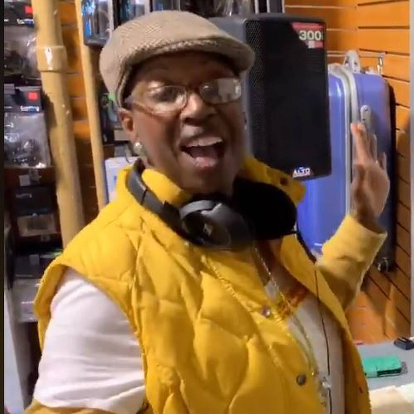 Diane Patrick aka DJ DeePee Part 2 on CRIB RADIO - February 2, 2019 episode artwork