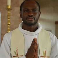 Enseignement: Eucharistie, Présence réelle de Jésus (Père Sipo Urbain AGBA) by Radio Espoir