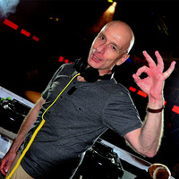 Gian Grinfan DJ-Spinning Music  by Gian Grinfan DJ