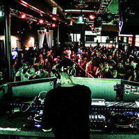 Grooveshifter mixed by DJ Zac Maniac by DJ Zac Maniac