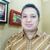 2016-11-01 Topik Idola - Narasumber Donny B. Utoyo by Radio Idola Semarang