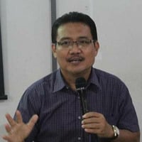 2017-01-16 Topik Idola - Prof. Dr. Hibnu Nugroho by Radio Idola Semarang