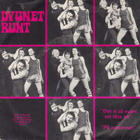 DYGNET RUNT - På systemet by Dick Sweden