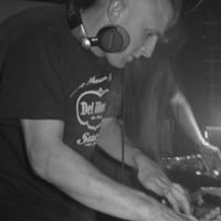 Live from Subterfuge Towers:  Craig's Birthday Set on Chicago House fm House Proud Radio 09 - 13-5-18 by Chris Hovey