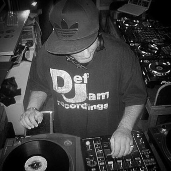 DJ TOMMY