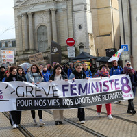 Au Mans, des femmes manifestent pour leurs droits by Frequence Sillé
