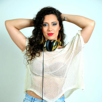 DJ Julie Rocha