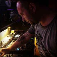 DJ Cruse - Techhouse Summer Podcast 12.8.17 by DJ Cruse