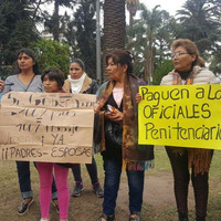 Familiares de policias - Reclamos por salarios adeudados by UNJu Radio 05