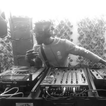 DJ Cliqs