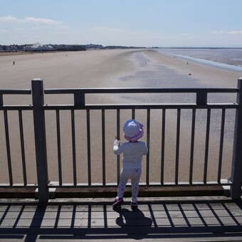 Freu&bull;n&bull;de beim Tanzen