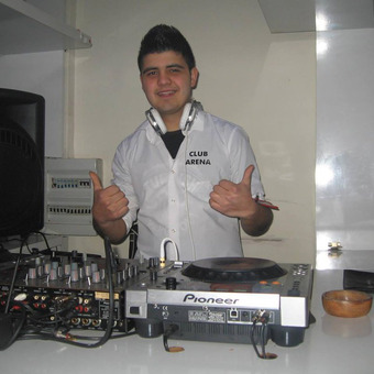 &Ouml;zcan &Ouml;zer