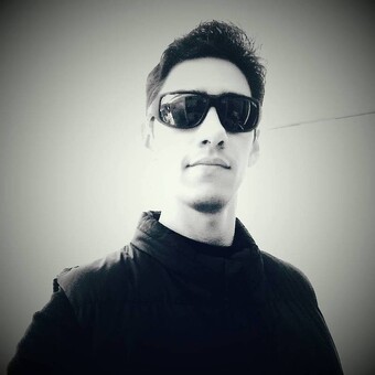 Adriano Caff&eacute;