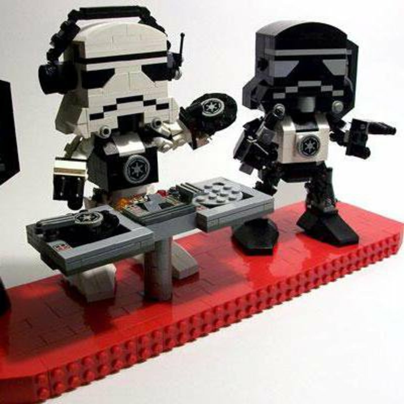 THE BROTHERHOOD OF HOUSE DEEPVIBES RADIO SHOW 51 ft Daniel Forrest & Mr Shadow