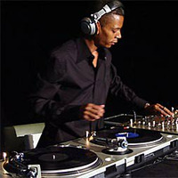 Jeff Mills - Live @ Virgin Megastore, Paris 2002.09.25 by sirArthur